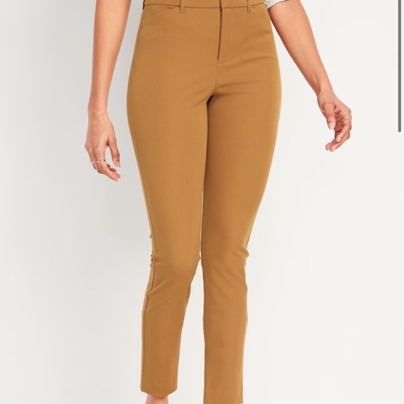 Old Navy Pixie Pants- Size: 0P - Picture 2 of 8